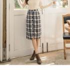 Buttoned Plaid Fitted Skirt