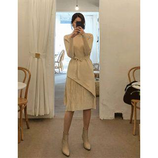 Dali Hotel Set: Diagonal Knit Top + Pleat Skirt