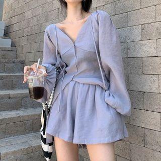 V-neck Blouse / Wide-leg Shorts