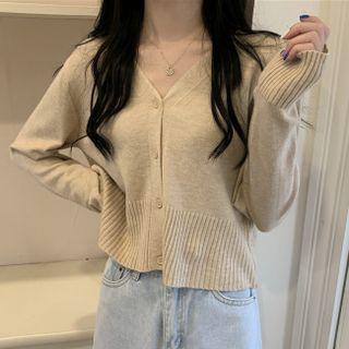 Long-sleeve V-neck Wide Knit Top