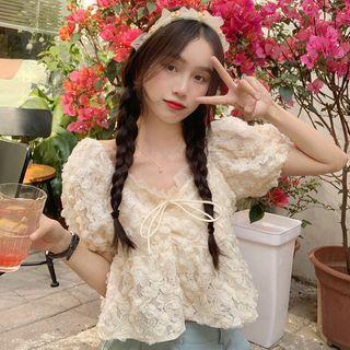 Short-sleeve Lace Flowy Cropped Blouse