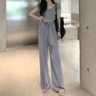 Short-sleeve Cropped T-shirt / Distressed Wide-leg Pants