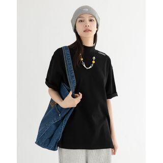 Short-sleeve Lettering Print Mock-neck T-shirt