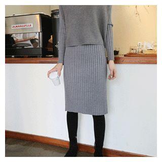 Set: Crew-neck Sleeveless Top + Rib-knit Dress