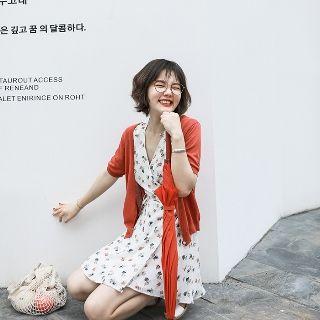 Short-sleeve V-neck Buttoned Cardigan