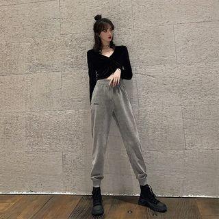 V-neck Top / Plain Sweatpants