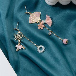 Non-matching Cat & Fan Dangle Earring
