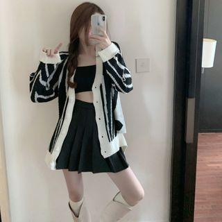 V Neck Printed Zebra Knit Split Cardigan Black - One Size