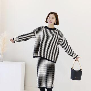 Set: Round-neck Pattern Knit Top + Band-waist Midi Skirt