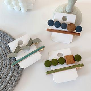 Set Of 2: Wooden Hair Clip (assorted Designs)