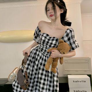 Puff-sleeve Gingham Midi A-line Dress Dress - Plaid - Black & White - One Size