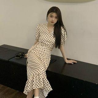 Short-sleeve V-neck Dotted Top / Midi A-line Skirt