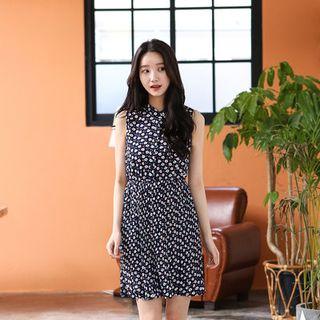 Sleeveless Gathered-waist Floral Shirtdress