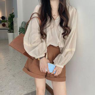 Puff-sleeve Sheer Blouse / Dress Shorts