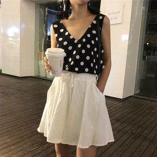 V-neck Dotted Tank Top / Drawstring Wide-leg Shorts