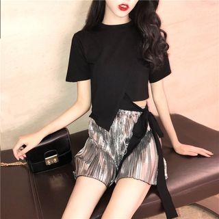 Short-sleeve Asymmetric Ribbon Cropped T-shirt / Metallic Wide-leg Shorts