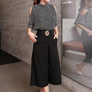 Set: Short-sleeve Cutout-shoulder Printed Top + Plain Wide-leg Cropped Pants