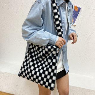 Checkerboard Print Fluffy Crossbody Bag