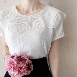 Collar-trim Blouse