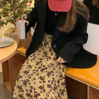 Plain Blazer / Floral Print Midi Skirt