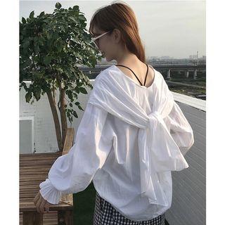 Long-sleeve V-neck Top / Plaid Cropped Pants