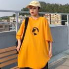 Elbow-sleeve Earth Printed T-shirt