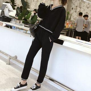 Cropped Contrast-trim Hoodie / Cropped Jogger Pants