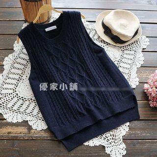 Sleeveless Crew-neck Knitted Vest