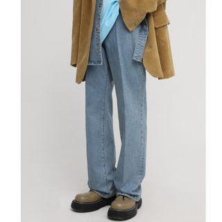Denim Shirt Jacket / Straight Leg Jeans
