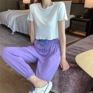Short-sleeve Plain T-shirt / High-waist Jogger Pants