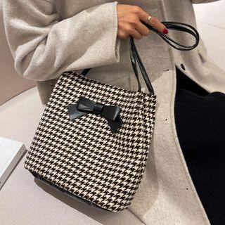 Bow Accent Houndstooth Bucket Bag