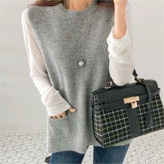 Sleeveless Slit-back Wool Blend Sweater