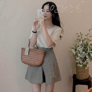 Short-sleeve Top / High-waist Wide-leg Shorts