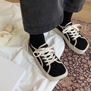Square-toe Lace-up Sneakers