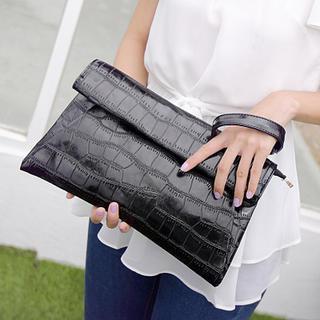 Croc-grain Patent Clutch