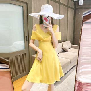 Short-sleeve Cold Shoulder V-neck A-line Mini Dress