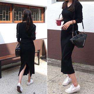 Set: V-neck Rib-knit Top + Long Skirt Black - One Size