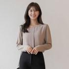 Round-neck Pleated-front T-shirt