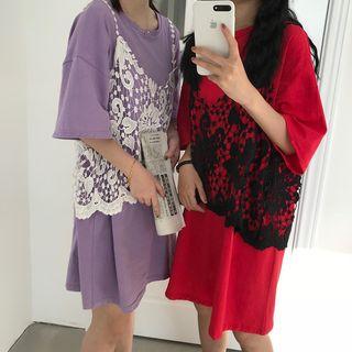 Set: Short-sleeve T-shirt Dress + Spaghetti Strap Lace Top