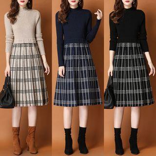 Long-sleeve Mock Neck Plaid Midi A-line Knit Dress
