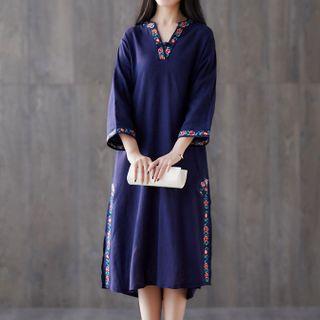 Flower Embroidered 3/4-sleeve Midi Shift Dress