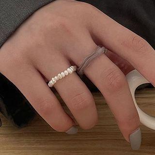 Set Of 2 : Freshwater Pearl Ring + Resin Ring