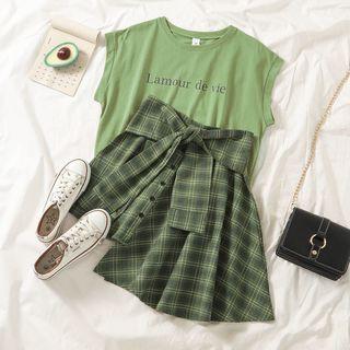 Sleeveless Lettering T-shirt / Plaid Skirt