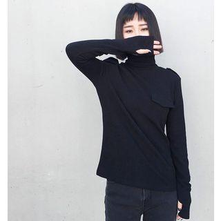 Thumb-hole Turtleneck T-shirt