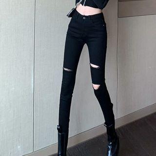 Ripped Crop Jeans