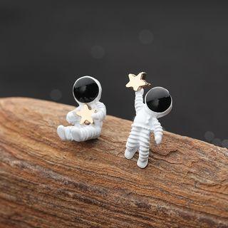 Astronaut & Star Stud Earring Stud Earring - 1 Pair - Non Matching - Astronaut - White - One Size