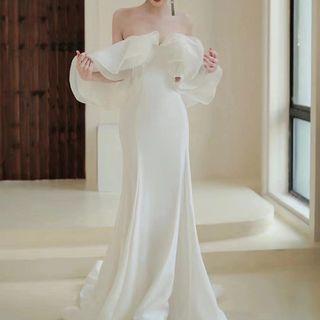 Off-shoulder Ruffled A-line Wedding Dress