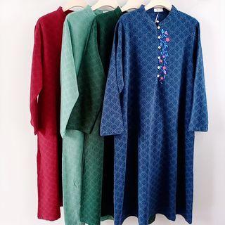 Flower Applique Long-sleeve Midi A-line Dress