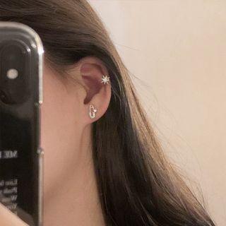 Asymmetric Rhinestone Star Earring 1 Pair - Silver Needle - Earring - Star & Safety Pin - One Size