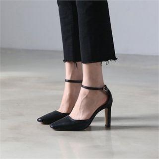 Square-toe Mary Jane Pumps